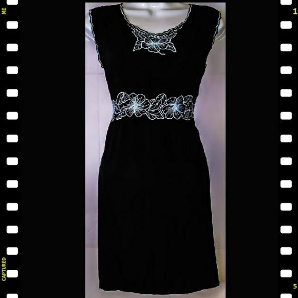 🆑3 - $15💦Far Away Dress. - Picture 1 of 4